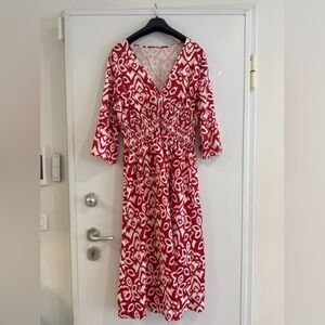 Elegant Red and White Patterned Dress